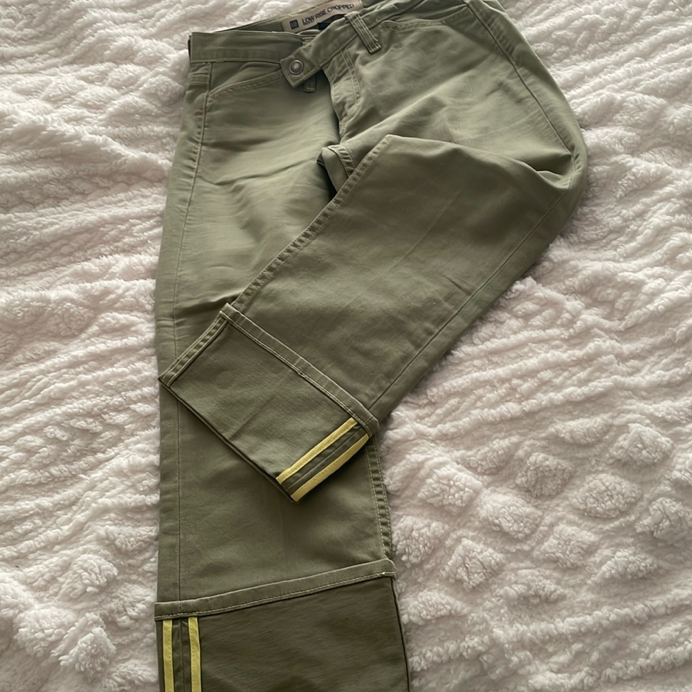 Gap low rise cropped stretch size 1